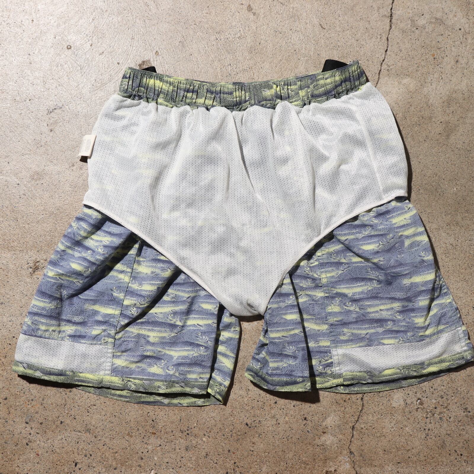 極美品 M 02年 トラウト総柄リバーショーツ patagonia パタゴニア 