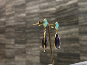 黒のドレスに合わせたいカルセドニー×パープルピアス/イヤリング