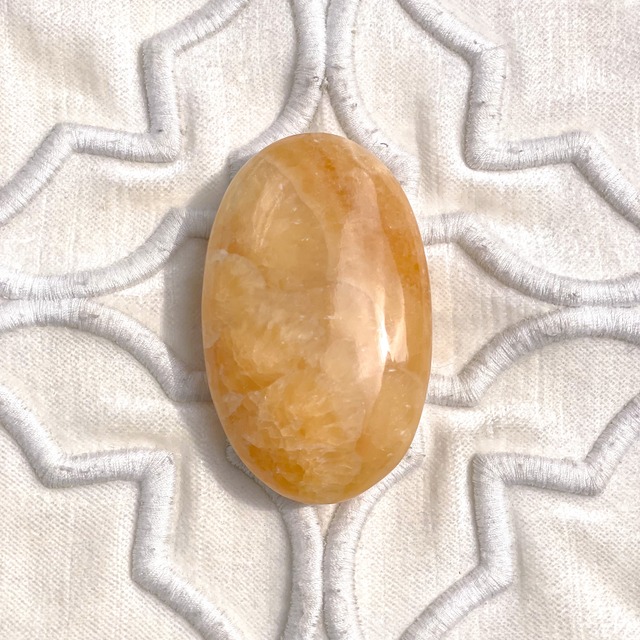 Orange Calcite Palm ✧ オレンジカルサイト