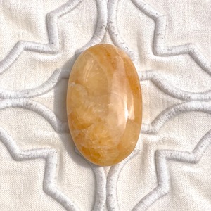 Orange Calcite Palm ✧ オレンジカルサイト