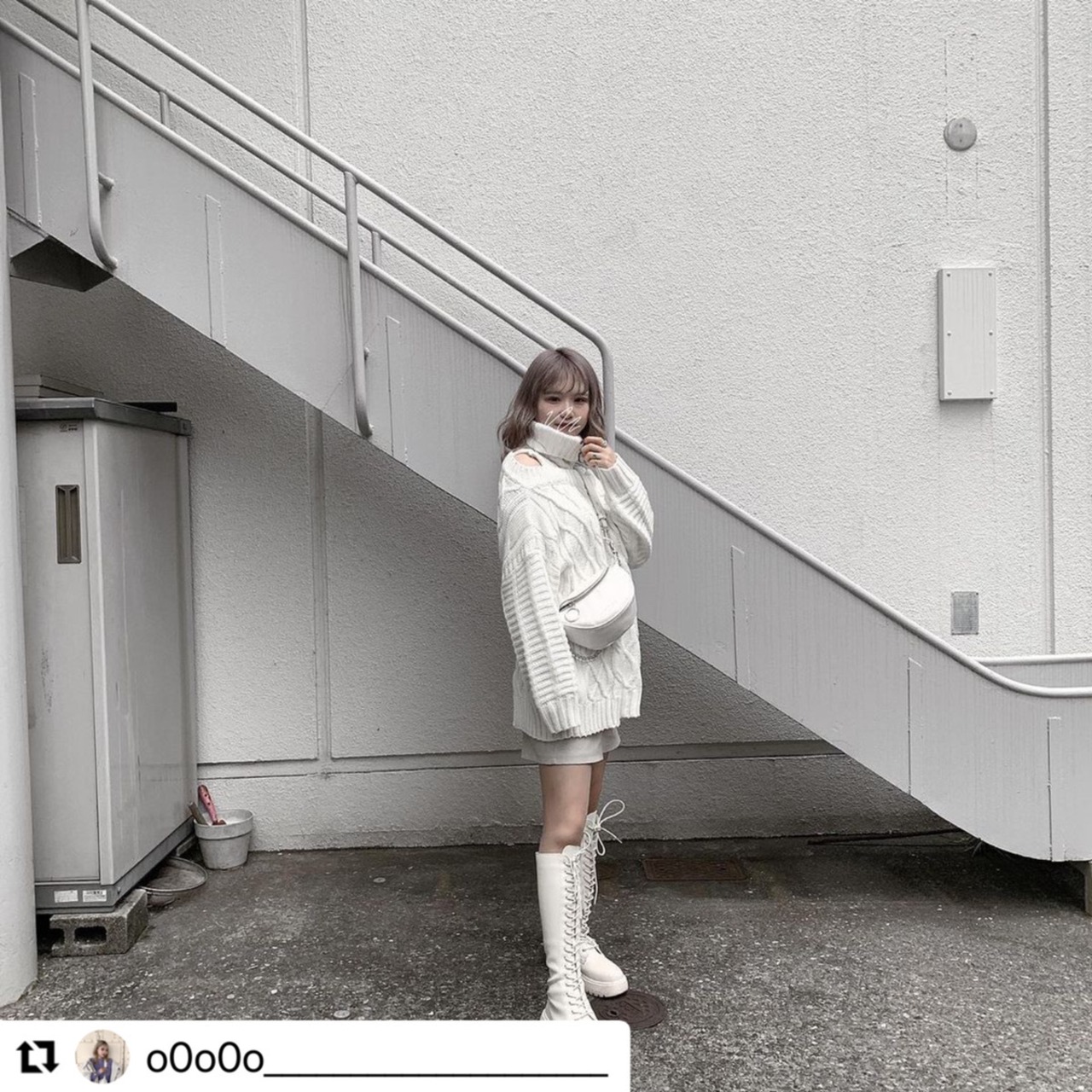 現品限り！即納】 大人ガーリー♡ タートルネック オープンショルダー 