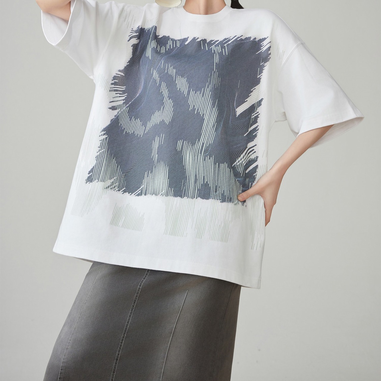 フロントグラフィックプリントTシャツ H0090