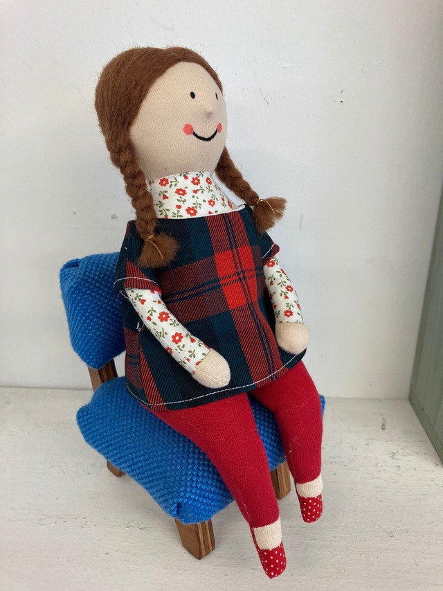 sokko doll   sitting