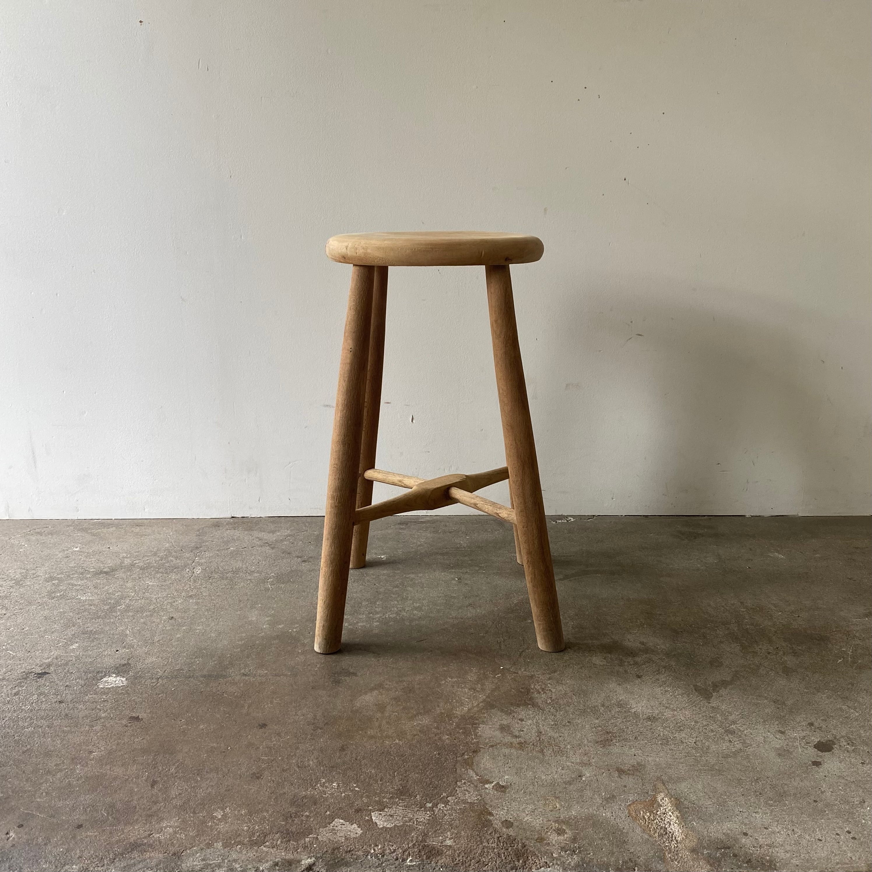 木の丸椅子　0940