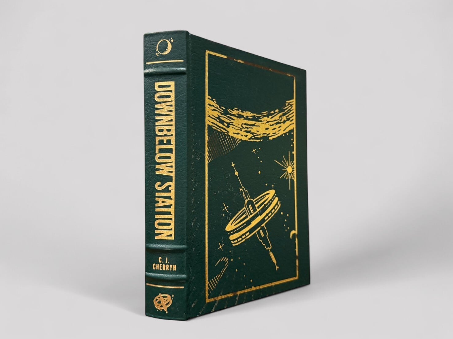 【SLE018】【THE EASTON PRESS】Downbelow Station(1986) /C. J. Cherryh