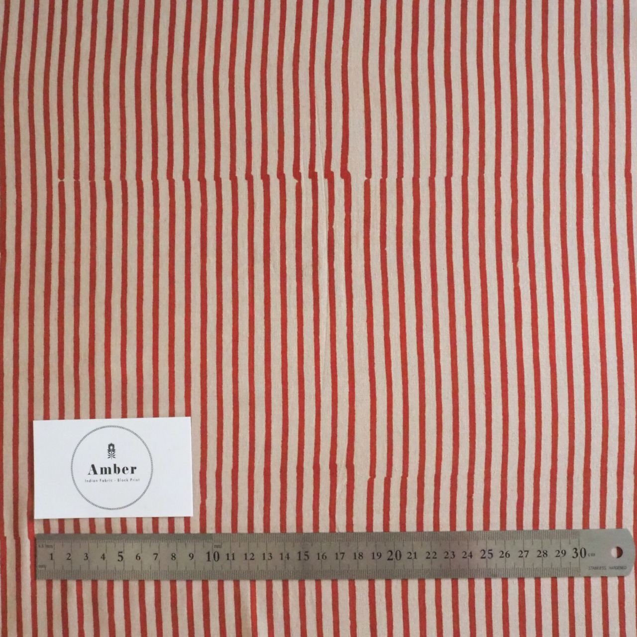 ブロックプリント生地【50cm単位】インド綿  ストライプ柄(細) 生成り×赤 #52410-RD1