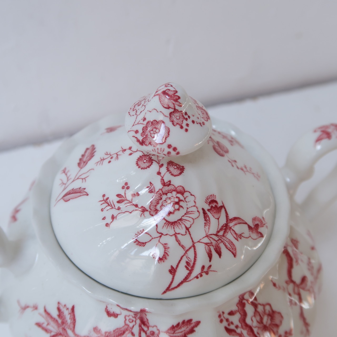 イギリスのシュガーポット