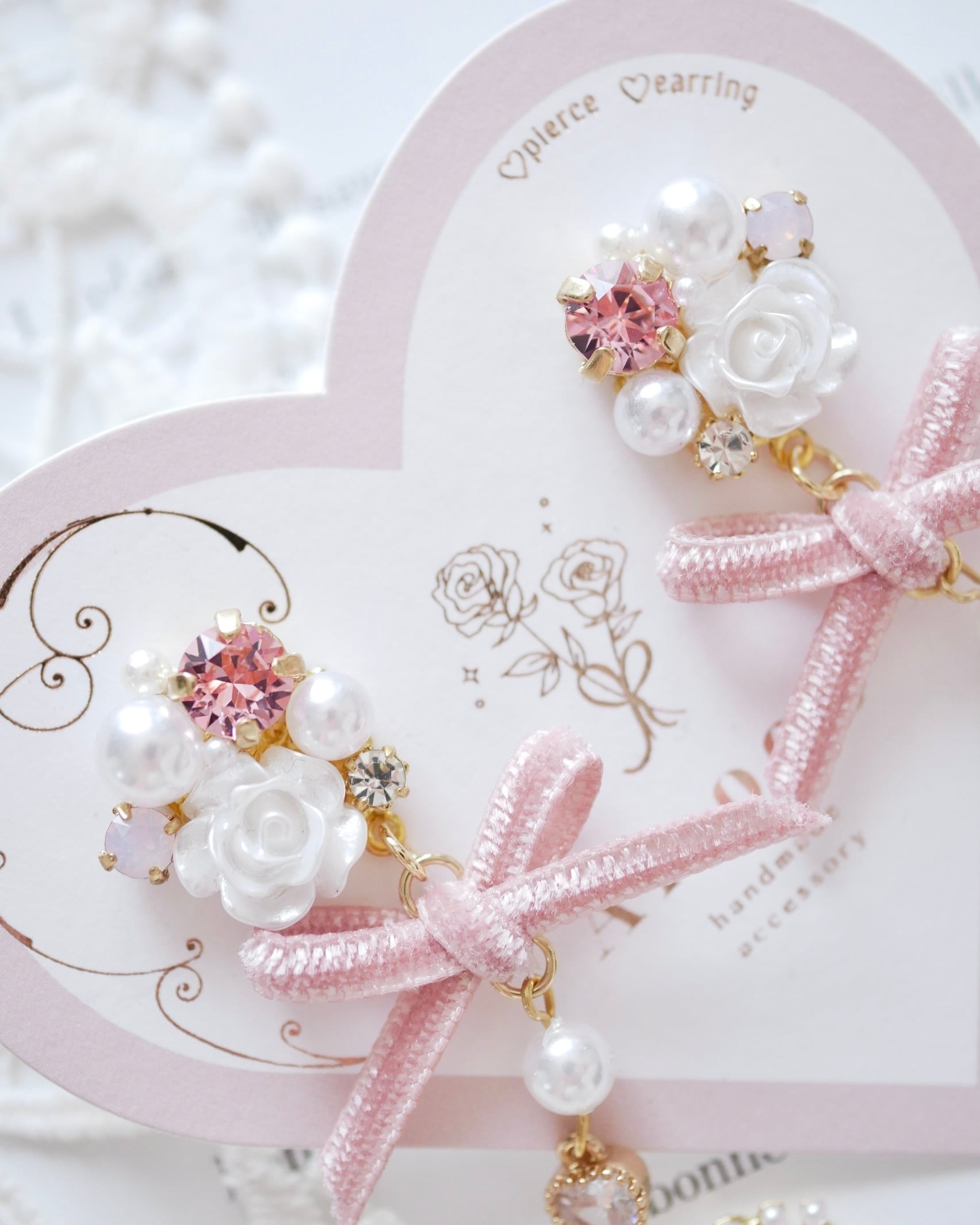 8916 スウィートローズビジューピアス/イヤリング | Amooo