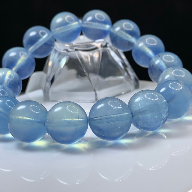 3.透明☆美しい色合い・アクアマリン ブレスレット