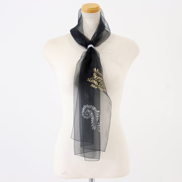 天女の羽衣友禅ショール小「シェル」 黒エンボス | 友禅空間 工房久恒