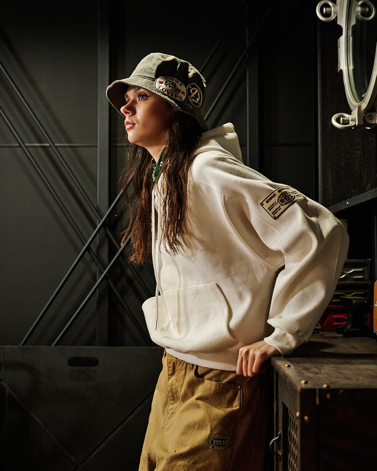 COOLAバックグラフィックフーディー (WHITE) CQ-49048