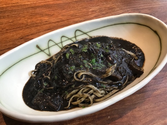 イカ墨のパスタ