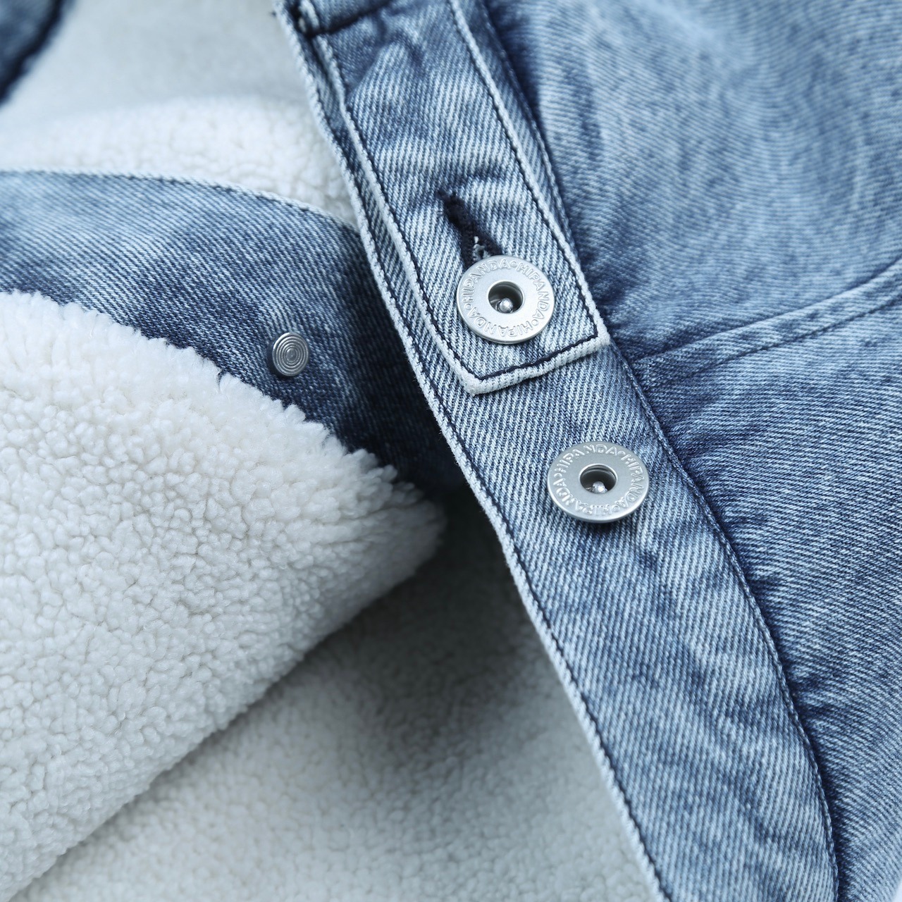 【HIPANDA ハイパンダ】男女兼用 落書き風ペイント 裏ボア デニムジャケット Gジャン UNISEX GRAFFITI PAINT BACKSIDE BOA DENIM JACKET / INDIGO BLUE