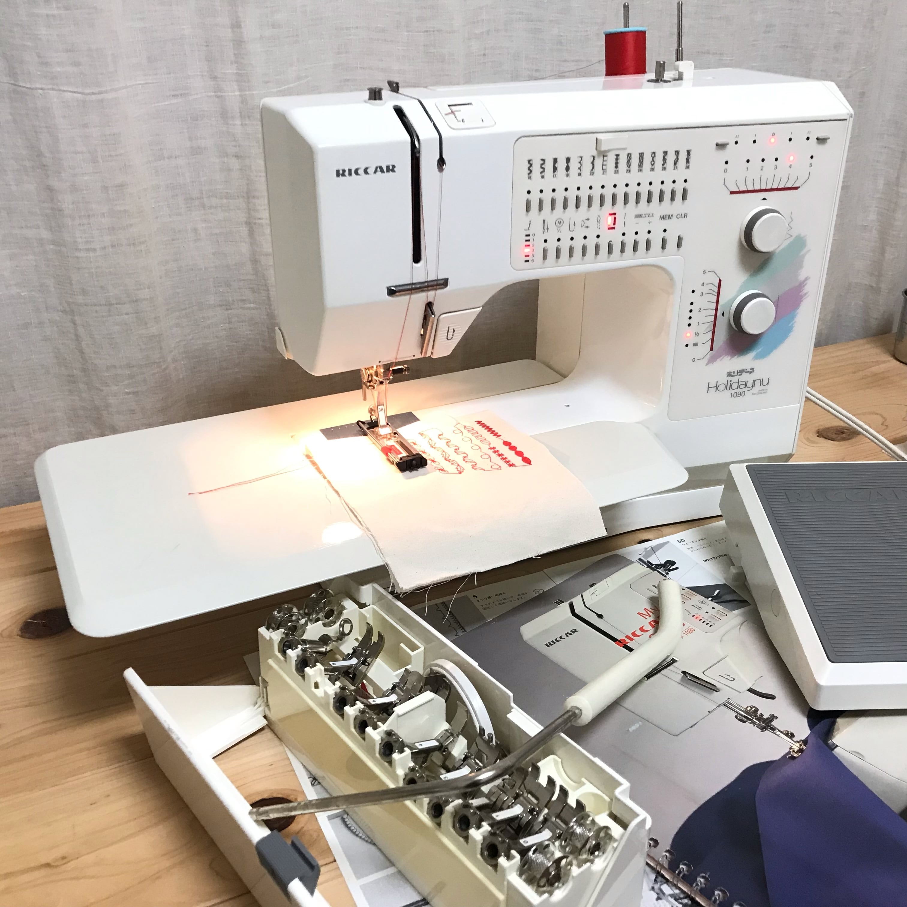 ●超美品●スイス製 リッカー ホリデーヌ BERNINA 1021●7-o