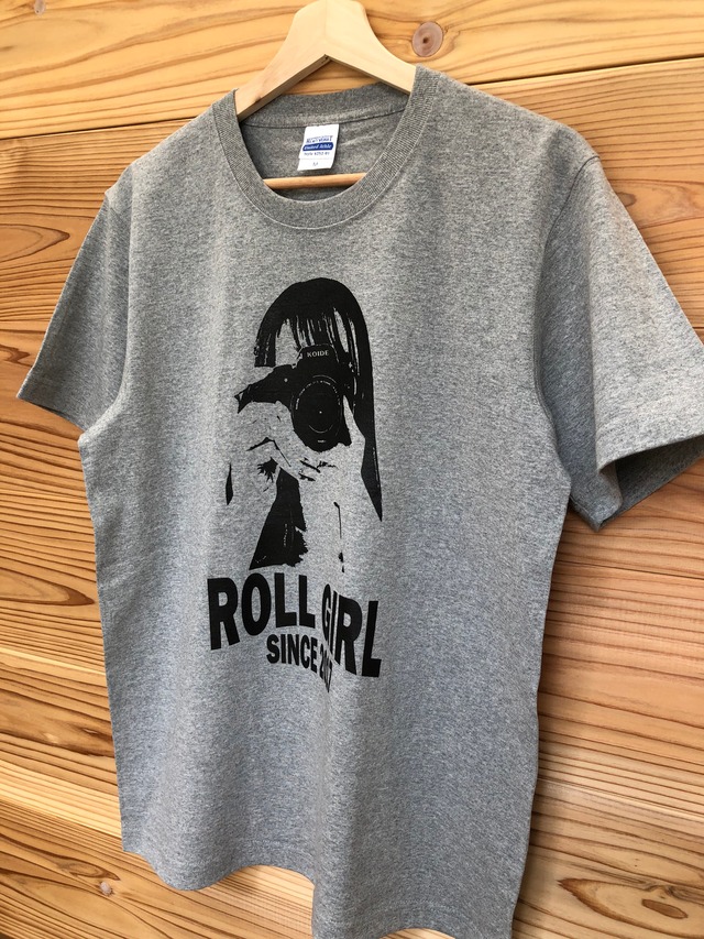 ROLL GIRL（CAMERA）GRAY　T-shirt