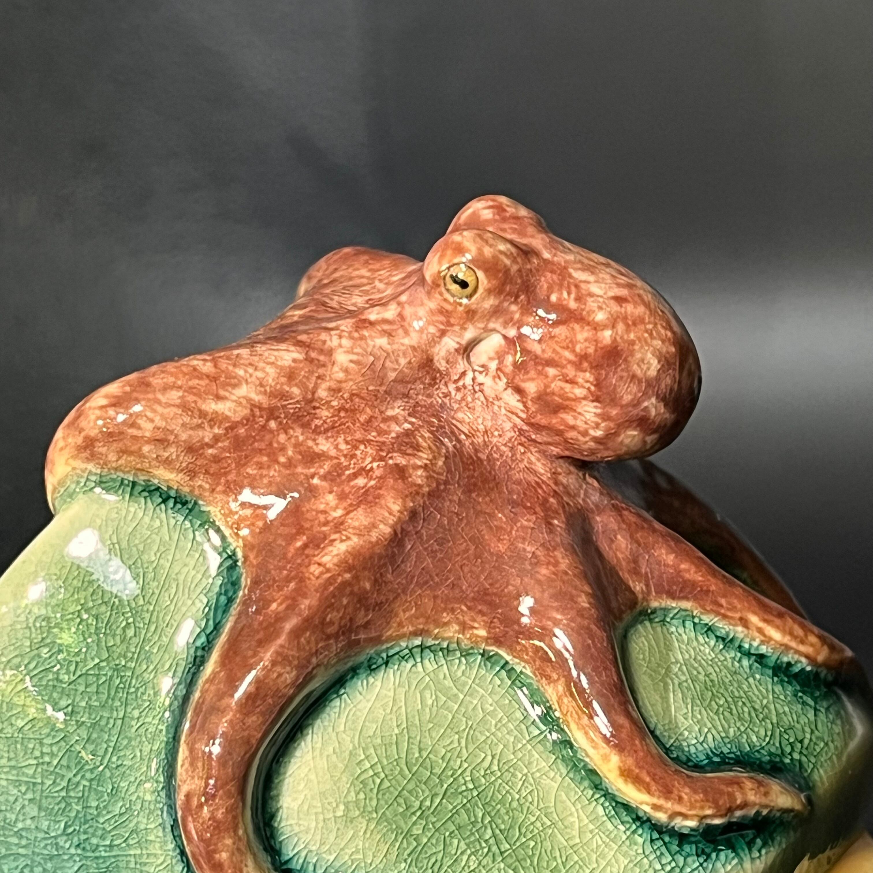 タコのぐい呑み | 兎