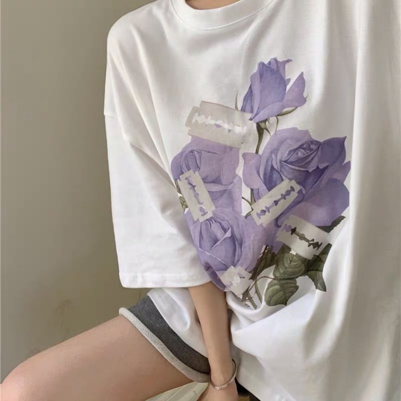 薔薇 Tシャツ 白 紫 パープル ゆったり カジュアル トップ 