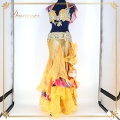 ベリーダンス オリエンタル 衣装 上下セット イエロー系 ゴールド系 ベルト ヒップスカーフ フリル ラインストーン 黄 金 紫 煌びやか 華やか 装飾 豪華 コイン 青 スパンコール キラキラ ダンス衣装 トップス スカート パープル系 ピンク系 ブルー系