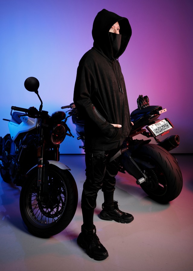 フード付きハイネックフィーディ（BLACK）