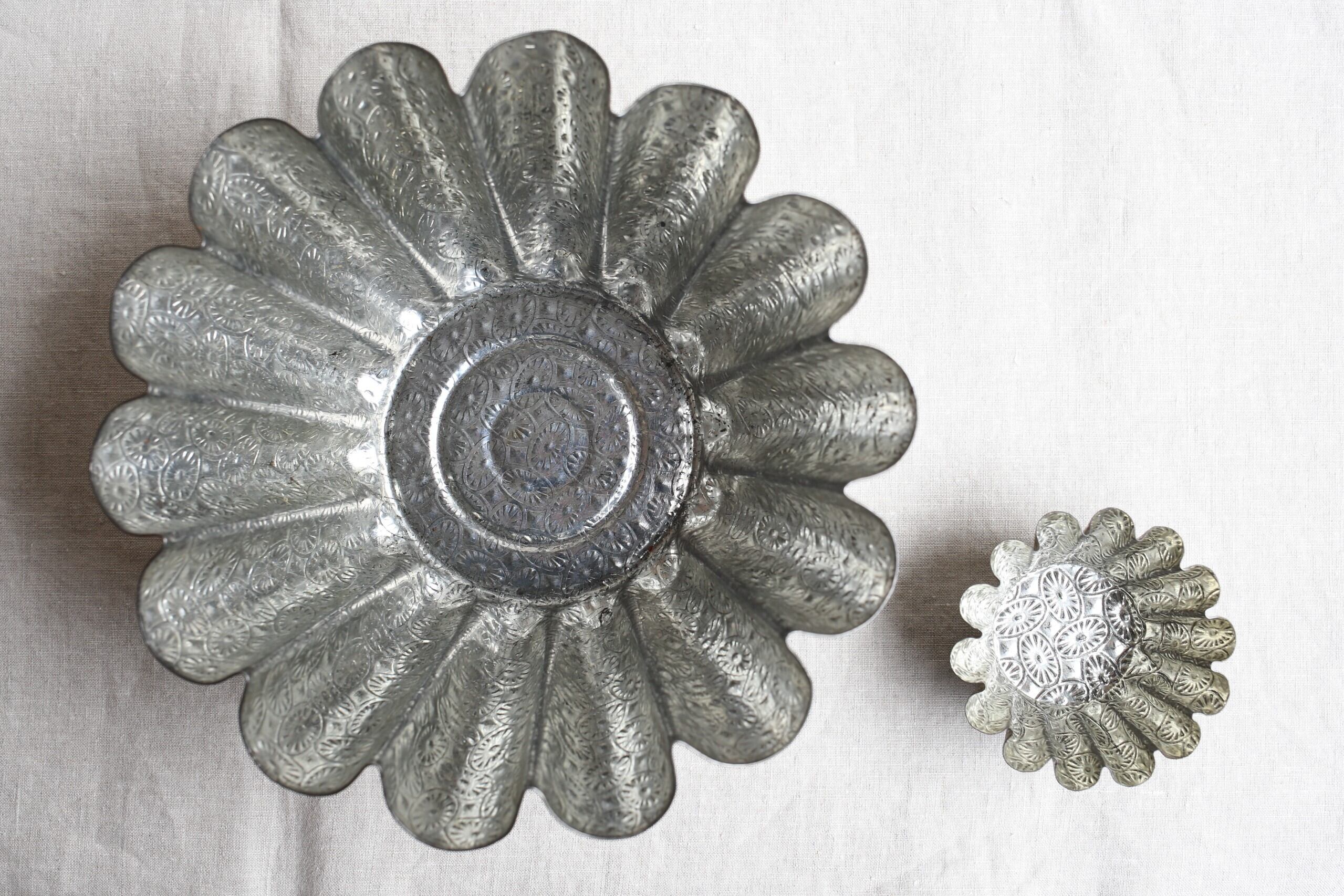 フランス製　ミニチュア ミニチュアアニマル ev13272a ミニ 樹脂 猫 ねす?み 抱っこ