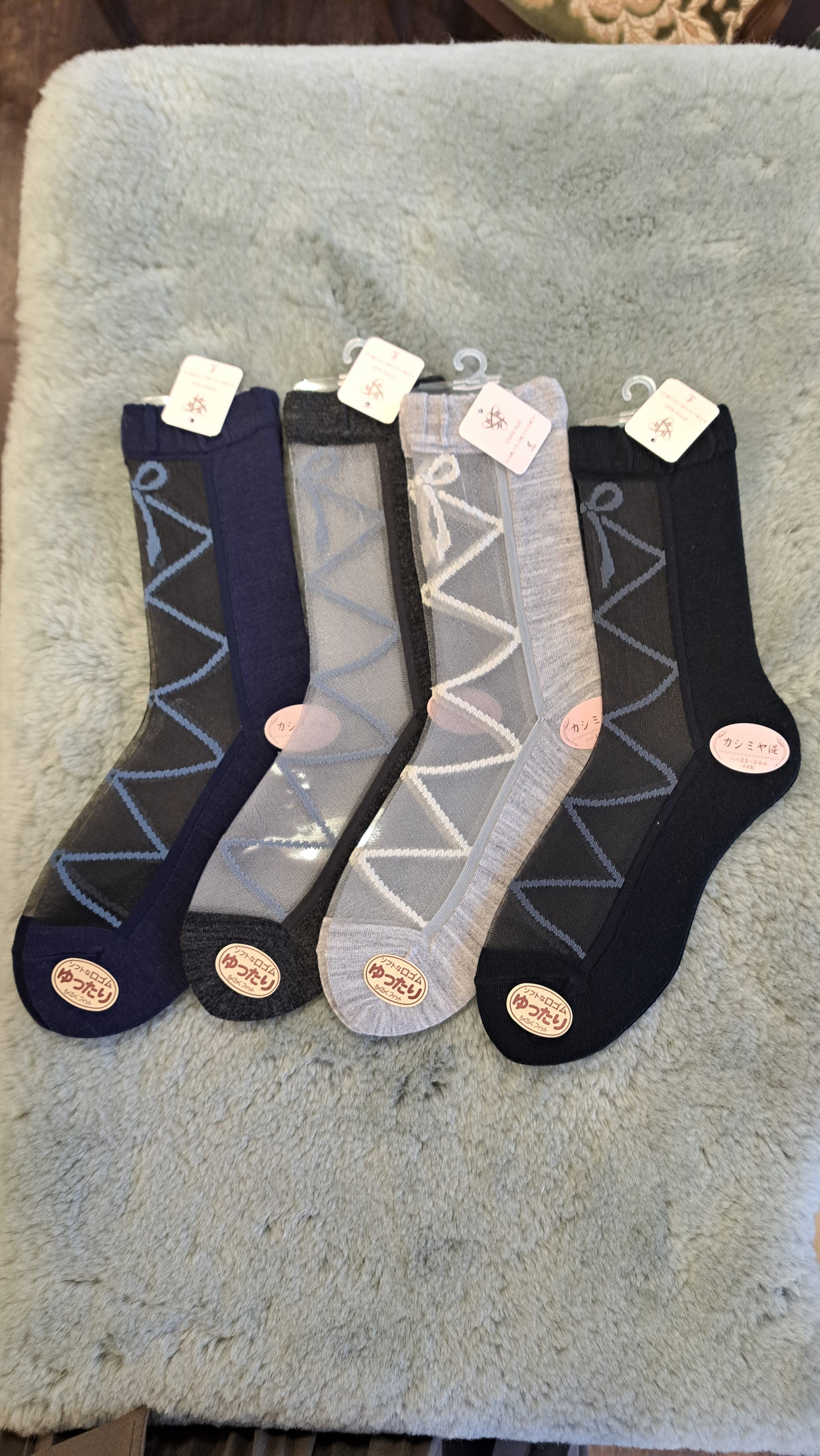 カシミア混　リボンデザインシアーソックス