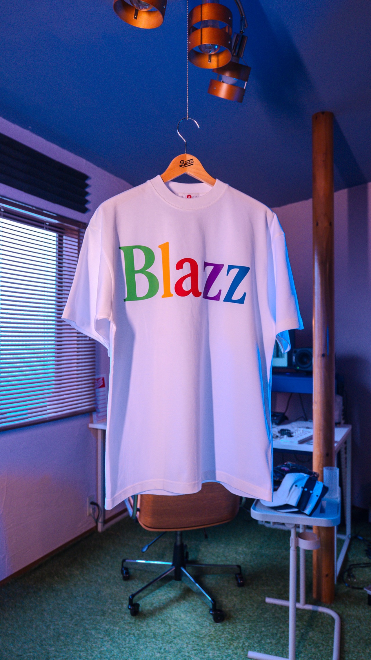 Apple in Smoke Loose Fit T-Shirt [WHITE]