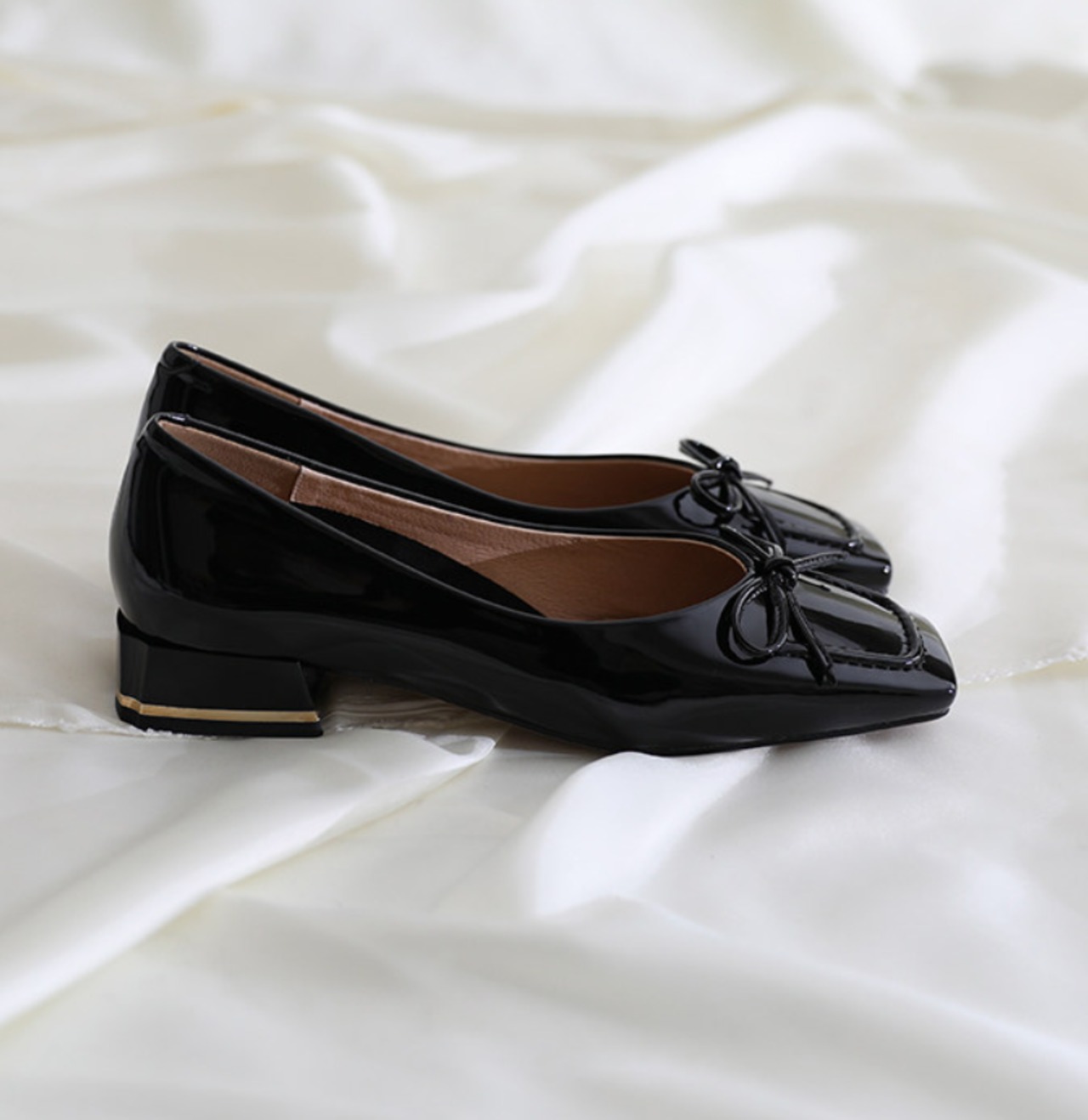 スクエアトゥ リボンパンプス