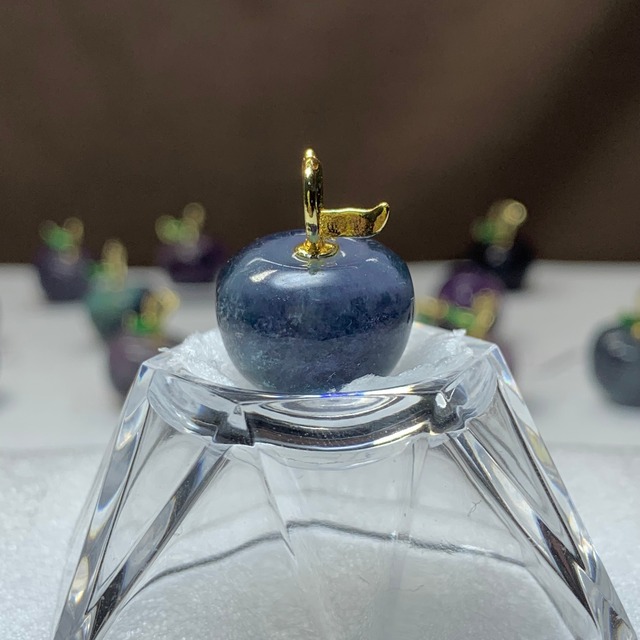 41.フローライトりんご・ペンダントトップ