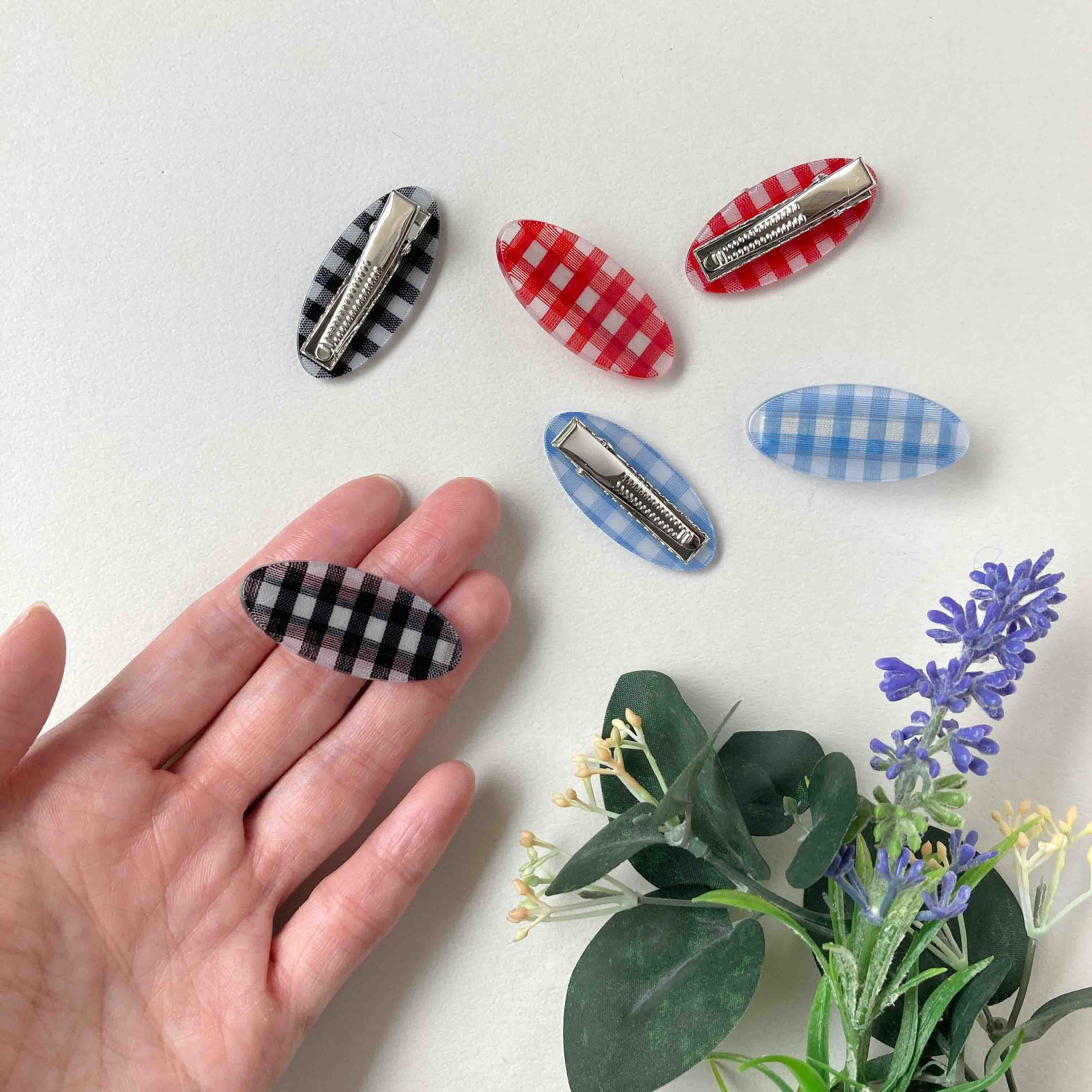 ギンガムチェックのオーバルプレート ヘアクリップ