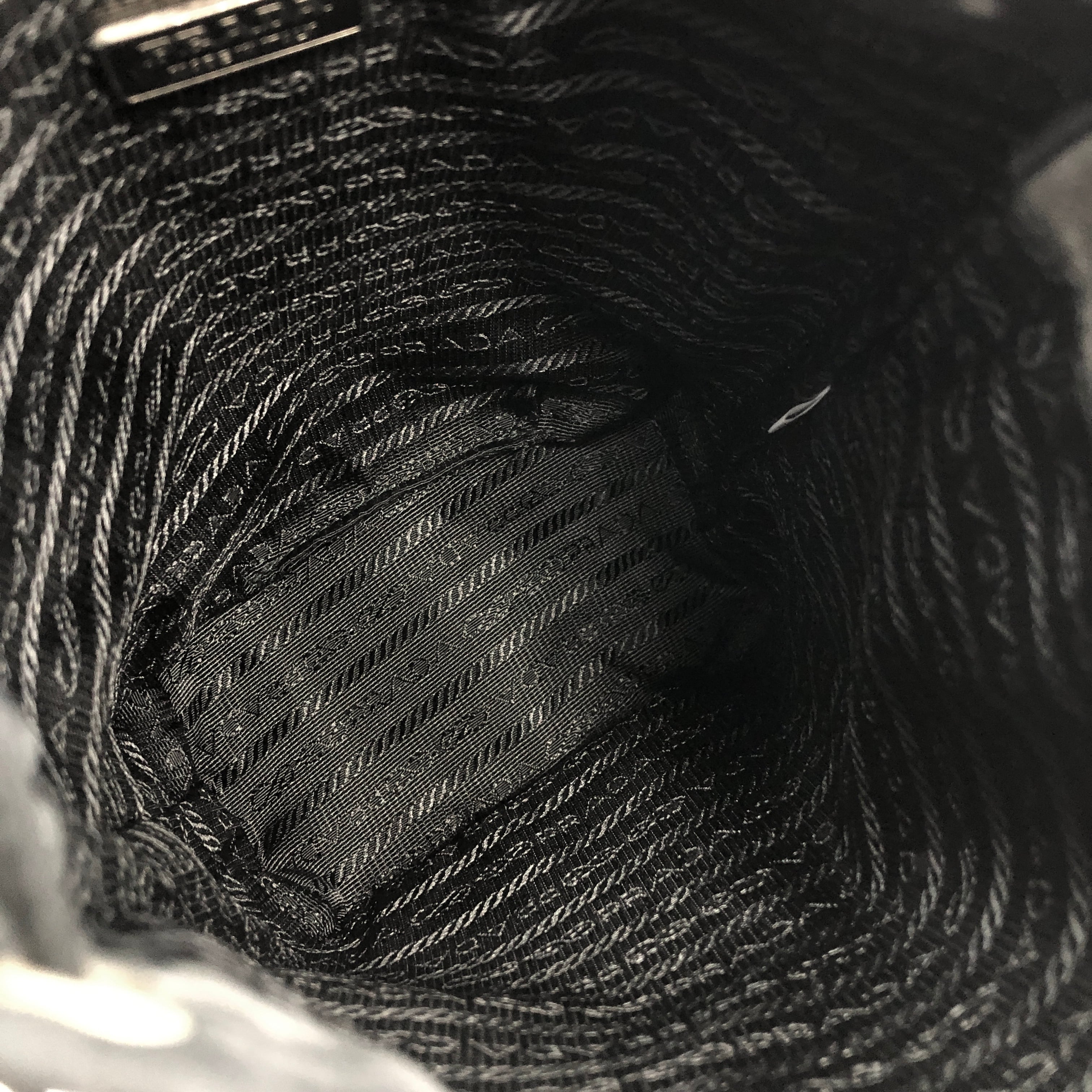 PRADA プラダ ブランドロゴ ナイロン 巾着 ショルダー