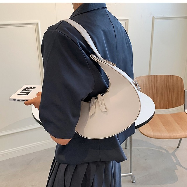 half moon bag　10074