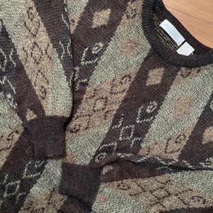 【BRIAN MACNEIL】台湾製 デザインニット 柄ニット セーター 柄物 総柄 オールパターン XL ビッグサイズ US古着
