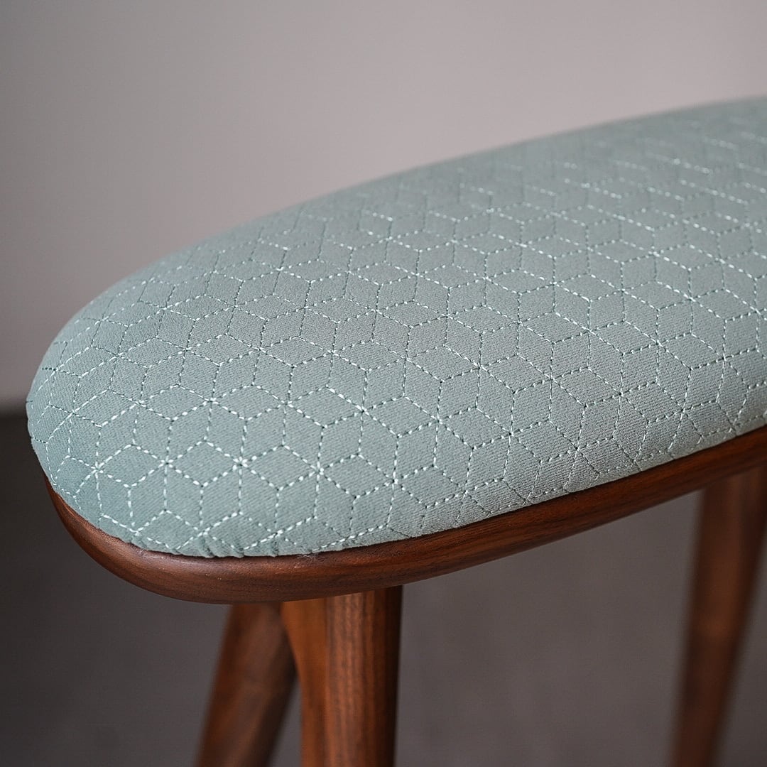 幾何学模様　オーバル型　スツール　木製　HOLM230 amba stool HOLM230 amba stool H58cm | くらしと家具 HOLM230