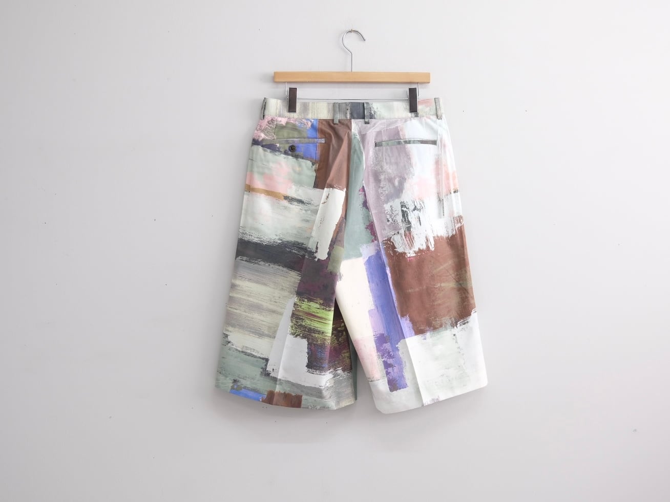 REVERBERATE” TACKED CHINO SHORTS - PATTERN - STANDARD LIGHT