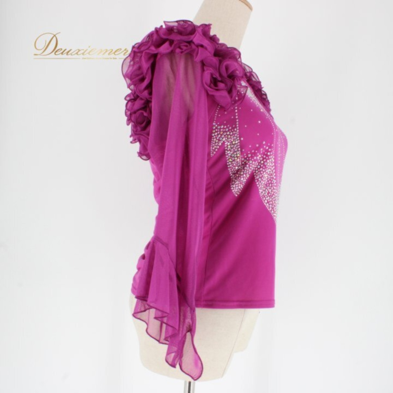 社交ダンス 衣装 スタンダード トップス レッスンウェア レディース パープル系 紫 ラインストーン 長袖 練習着 レース フリル 華やか 上品 社交ダンス トップス レディース 紫 ラインストーン 衣装 キラキラ ストーン装飾 きらきら 練習用 レッスンウェア フリル袖 シフォン フリル レース風 ラインストーン アクセント 長袖 レディス 伸縮性あり ステージ衣装 発表会 舞台用 競技 バックレス風ではない 丈短め ウエストライン 薄手 ルームウェア風 きれいめ フェミニン 上品コーデ ダンスウェア