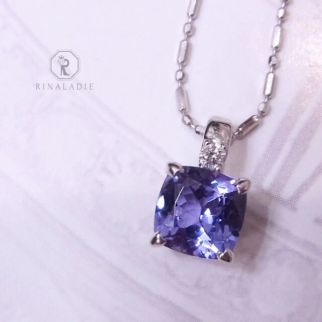 大特価K18WG天然タンザナイト1.00ct四角い族の艶々一粒ペンダントトップ