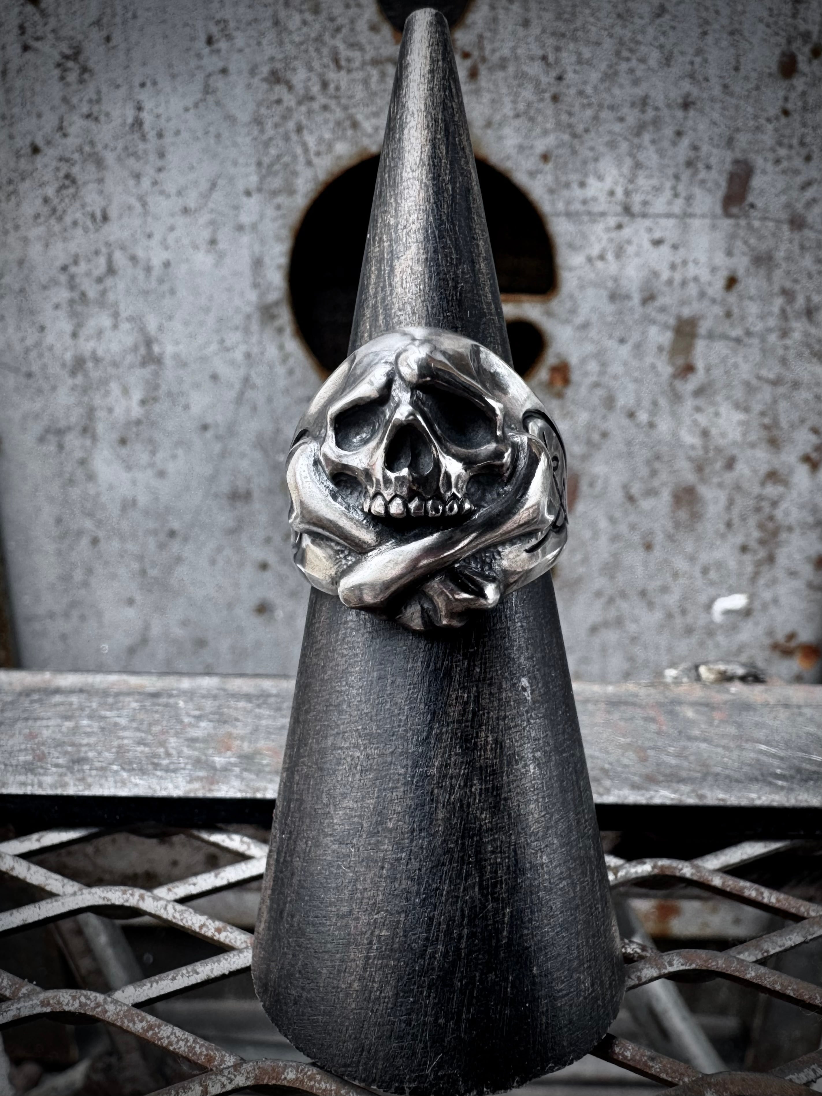 Rat Race】Cry Baby Cross Bone Skull Ring クライベイビークロス