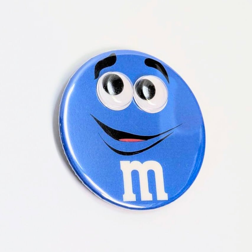 再入荷！【 m&m's（ エムアンドエムズ ）】★目がギョロギョロ動く缶バッジ★ 〚アメリカン雑貨 アメトイ〛