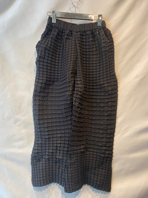 AKIKOAOKI  3D pleated trousers