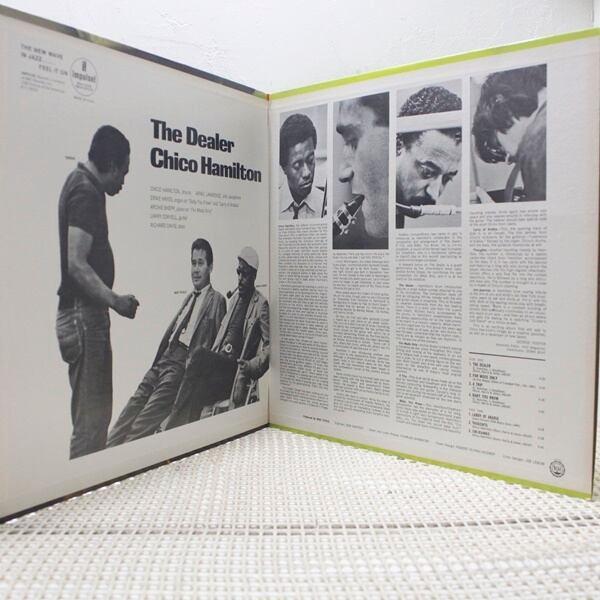 Chico Hamilton Introducing Larry Coryell / The Dealer [A-9130, A. 9130] - 画像3