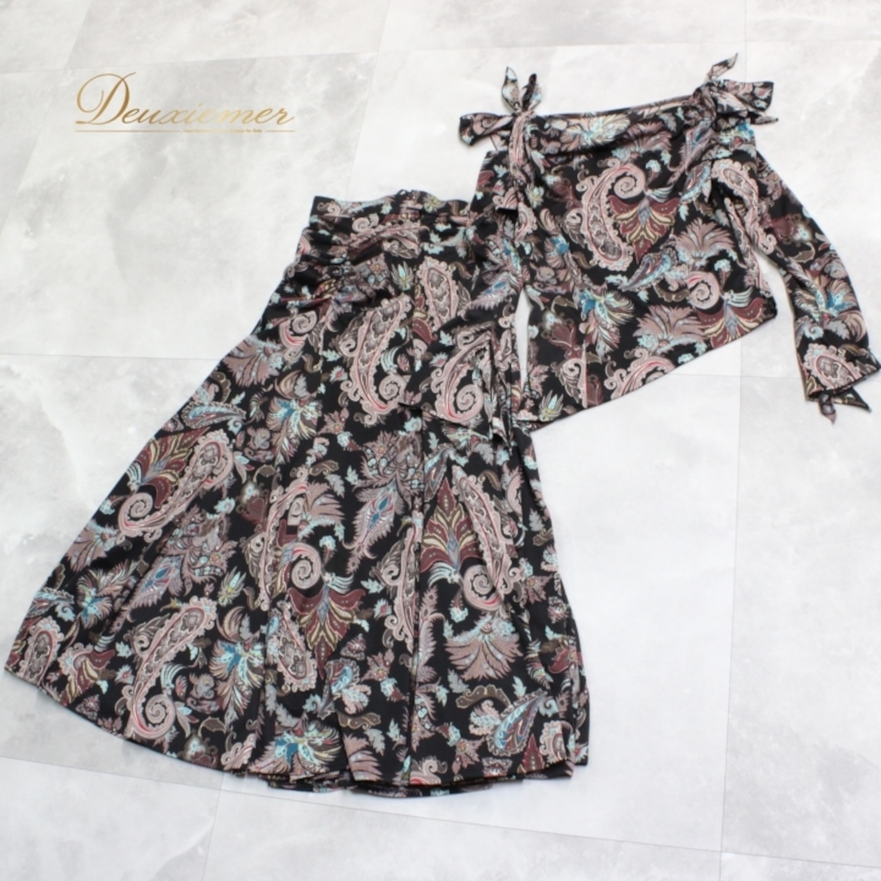 社交ダンス 衣装 スタンダード 上下セット ツーピース レッスンウェア パーティ衣装 PASTIME パスタイム 黒 ブラック系 リボン 長袖 かわいい 華やか 可愛い 大人用 ダンス映え フェスティバル 撮影用 ポリエステル製 着心地良い ストレッチ ダンスレッスン ウェア レディース かわいいデザイン トレンド 人気 おしゃれ イベント用 体型カバー フォーマル