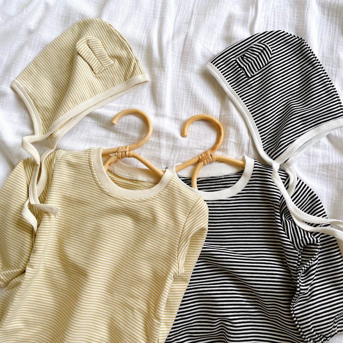 【即納】耳付きボーダーロンパース