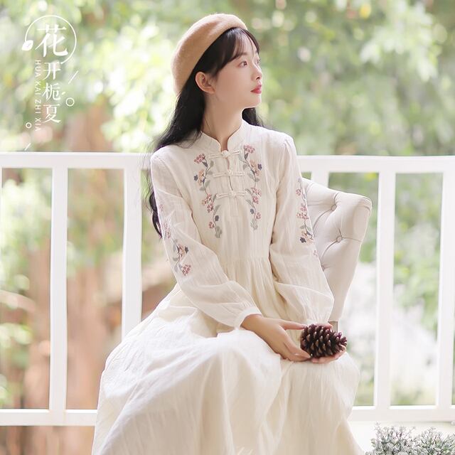 新しいチャイナドレスの改良版のドレスの女性の春と秋の服 新しいチャイナドレスの改良版のドレスの女性の春と秋の服