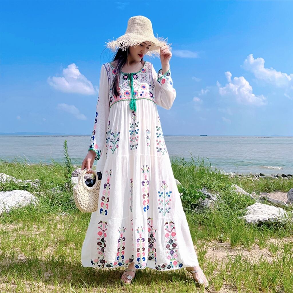 ワンピース レディース ロングワンピース ロングスリーブ 3カラー ホワイト ブラック パープル エキゾチック ボヘミアン リゾート 海 休暇 休日 お出かけ 避暑地 旅行 海外旅行 大人可愛い 大人 かわいい 綺麗 きれい 上品 リラックス ガーリー キュート 華やか デート ビーチ ホテルステイ ゆったり ゆる 楽ちん 落ち感 こなれ感 送料無料 10代 20代 30代 40代 春 夏 ママ コーデ コーディネート S M L XL 白 黒 紫 ルーズ アジアン エスニック スリムドレス ロング丈