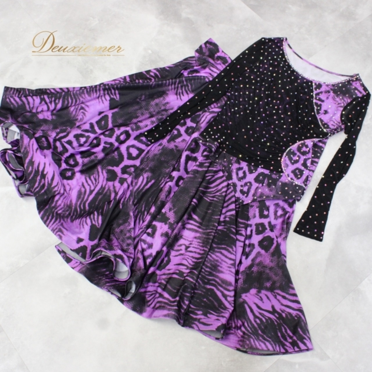 社交ダンス 衣装 スタンダード ツーピース 上下セット パーティ衣装 女性用 レディース オールシーズン 黒 紫 ブラック系 Roger パープル系 派手 ラインストーン 伸縮性 ウエストゴム仕様 おしゃれ パーティー用 競技用 大人用 ダンス衣装 快適 体型カバー 派手柄 ファッション モダンダンス 謝恩会 エレガント パフォーマンス ウェア ショートスリーブ ボディコン ジャズダンス スポーツ 用途広い ブラックパープル