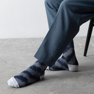 TRICOTÉ /【23−26cm】 bumpy blur stripe socks TR41SO038