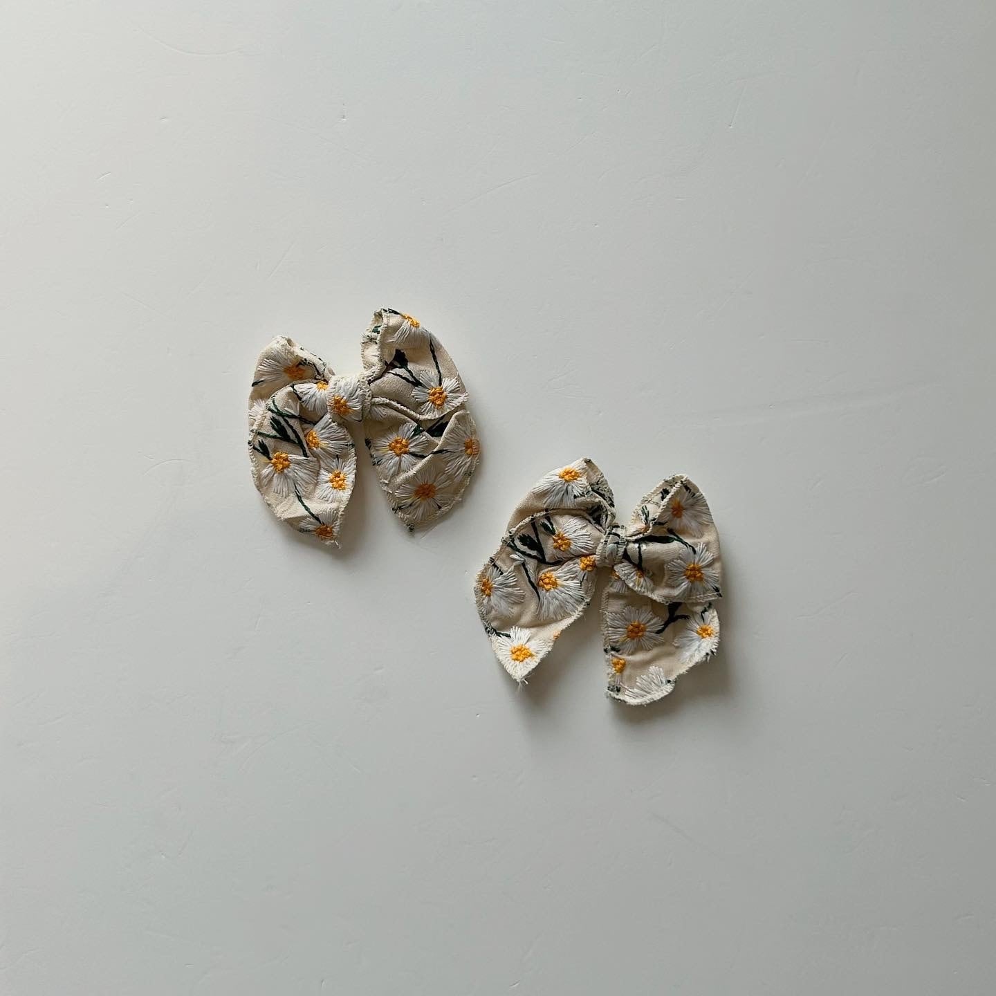 daisy hair pin