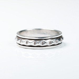 Mini Studs Spinner Silver Ring #13 (used)