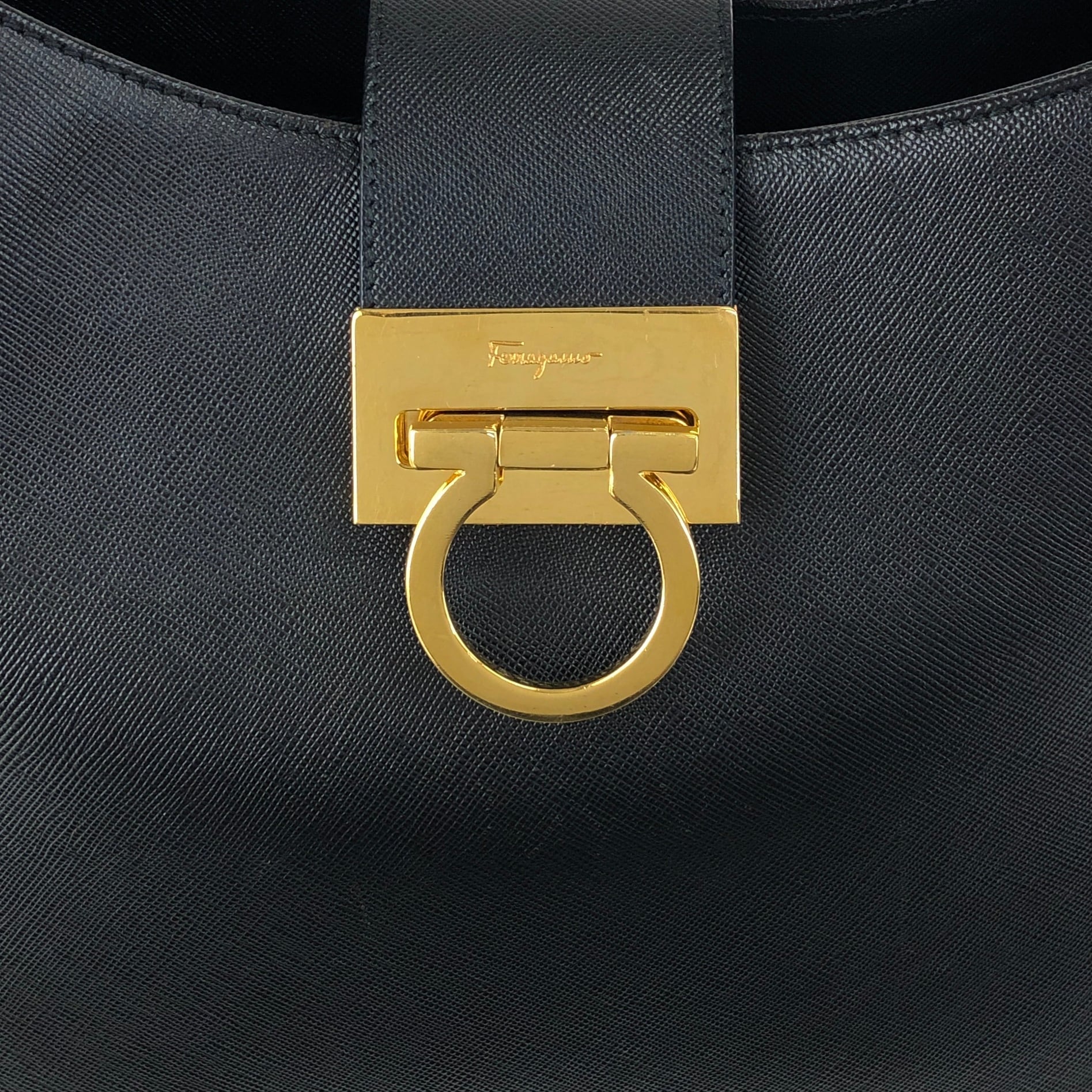 Salvatore Ferragamo サルヴァトーレ フェラガモ ショルダーバッグ