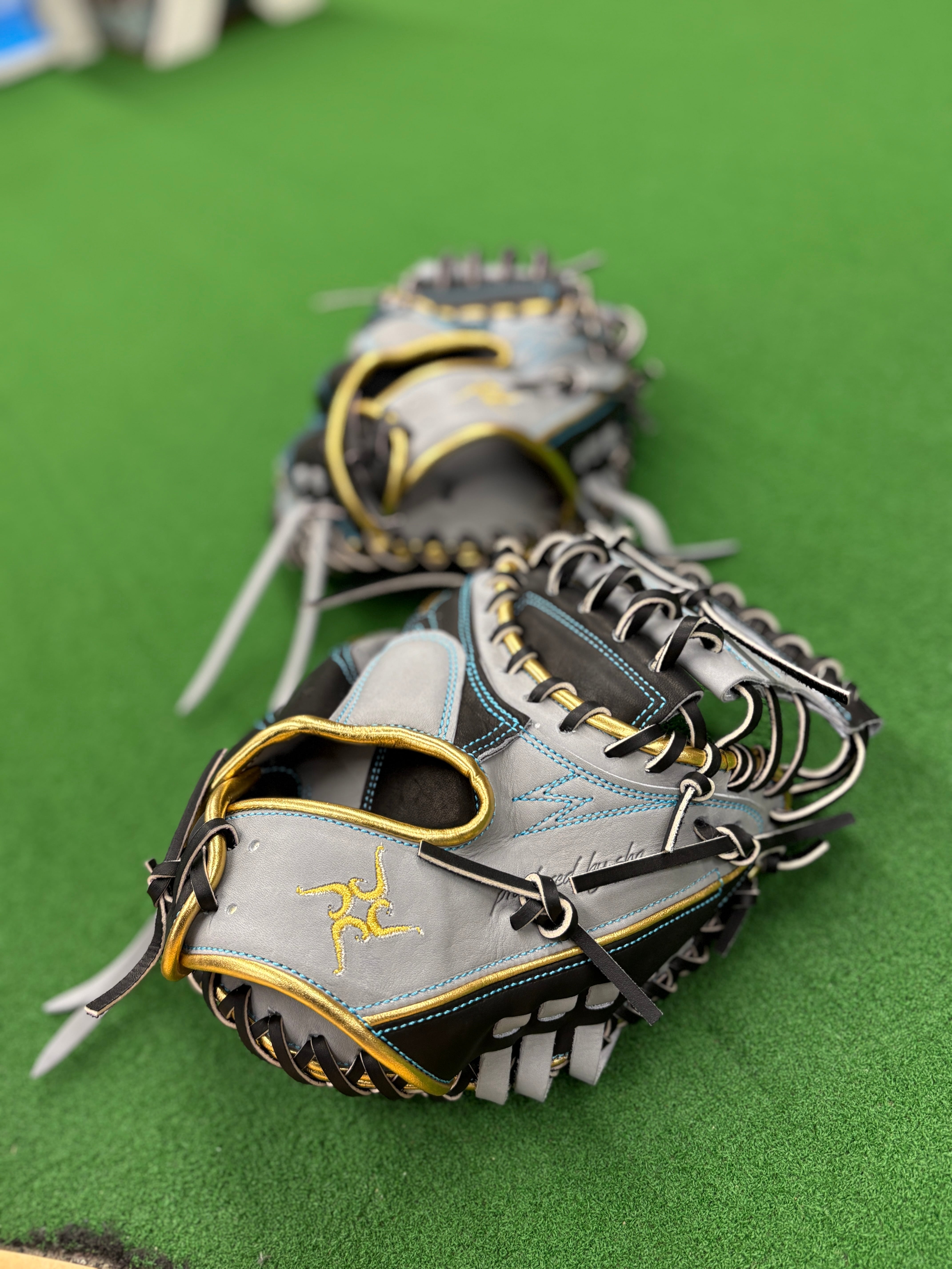 RYU 硬式外野手用 701型 MブラックXブロンド紐 左投げ【型付け、送料